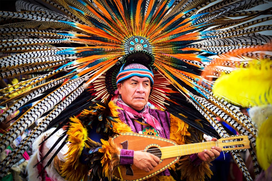 Aztekische Federkunst: Ein Erbe voller Pracht und Kontroversen – Lebendiger Kulturtanz In Atlacomulco, Mexiko