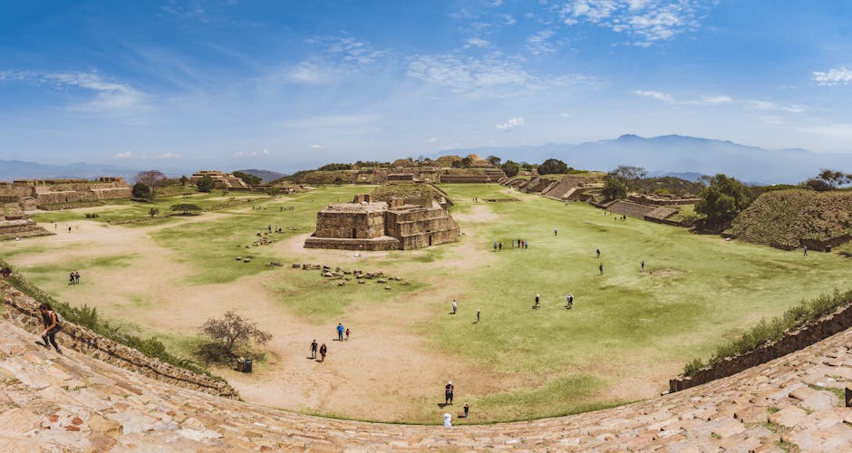 Monte Albán: Zapotekische Hauptstadt und archäologisches Erbe – Kostenloses Stock Foto zu @draussen, alte zivilisation, am…
