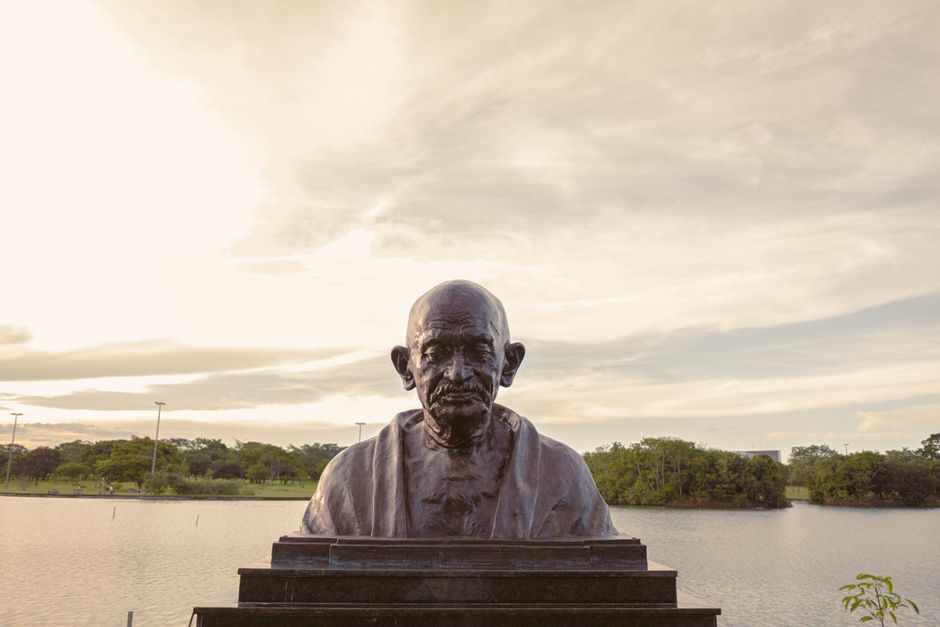 Ailton Krenak: Indigener Philosoph und Aktivist Brasiliens – Kostenloses Stock Foto zu architektur, bäume, brasilia