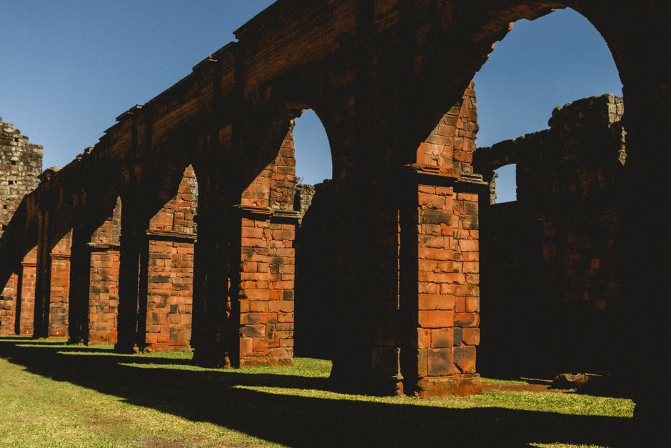 The Mission Film (1986): Jesuiten, Guaraní und historische Kritik – Kostenloses Stock Foto zu alt, archäologie, archäologi…