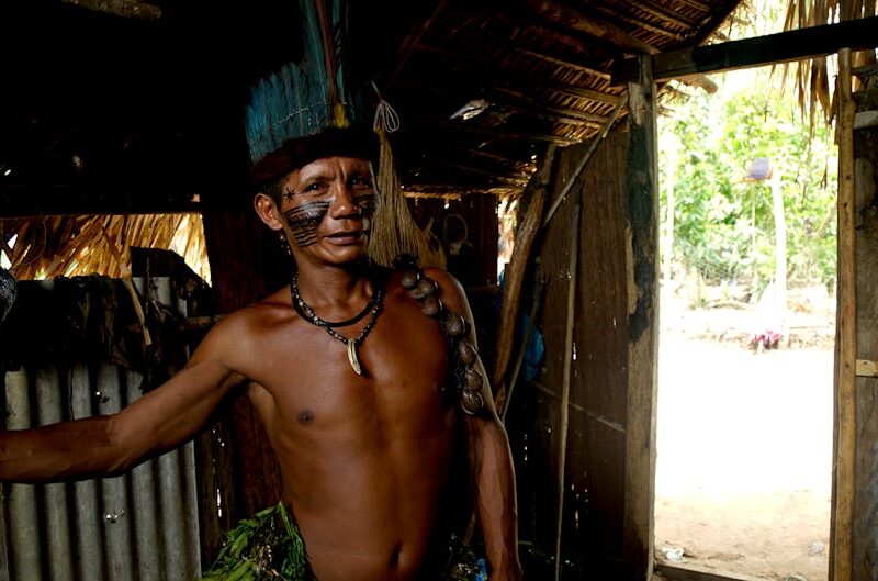 Anna Roosevelt: Die Wende der Amazonas-Archäologie – Amazonas Stammesangehöriger