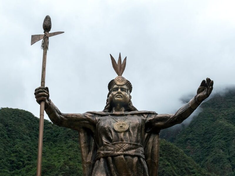 Atahualpa: Der letzte Inka-Kaiser und Pizarro – Kostenloses Stock Foto zu aguas calientes, alt, anden