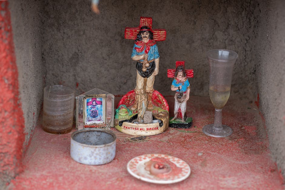 Bartolomé de las Casas: Verteidiger der Indios und sein Erbe – Schrein mit Gaucho-Figuren und Opfergaben in San José de La…