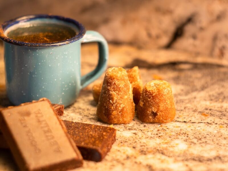 casarabe – Authentisches Mexikanisches Café De Olla Auf Rustikalem Tisch