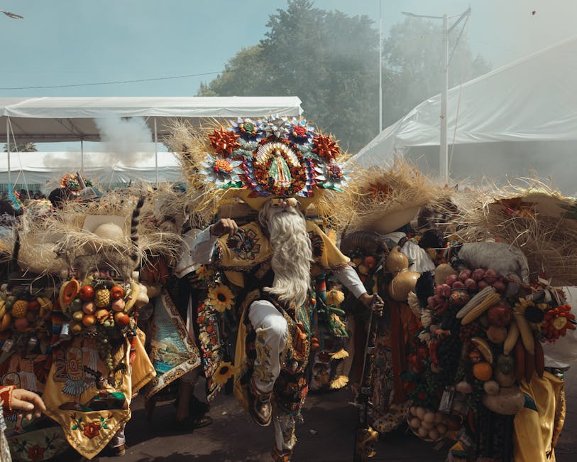Die Danzantes von Monte Albán: Gefesselte Gegner, frühe Schrift – Farbenfrohes Fest in Mexiko mit traditionellen Masken un…