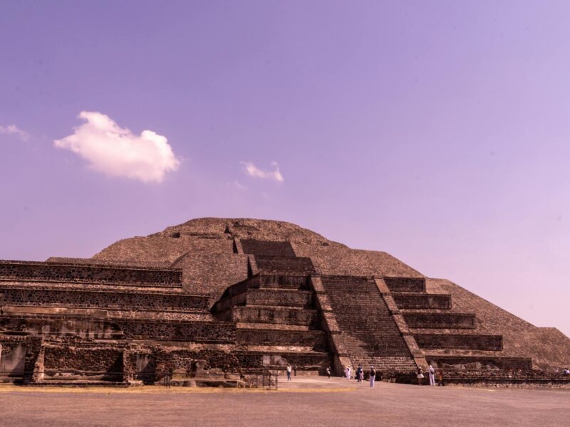 Sonnenpyramide Teotihuacan: Geschichte, Bauphasen und Geheimnisse