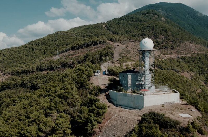Pumapunku: Die Präzisionsbautechnik in 4.000 Metern Höhe – Luftaufnahme Einer Abgelegenen Wetterstation In Hatay
