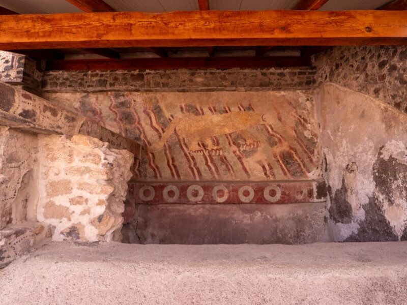 Tepantitla: Die Wandmalereien von Teotihuacán – Historische Wandmalereien und Mauerwerke in Teotihuacan, Mexiko, zeigen an…