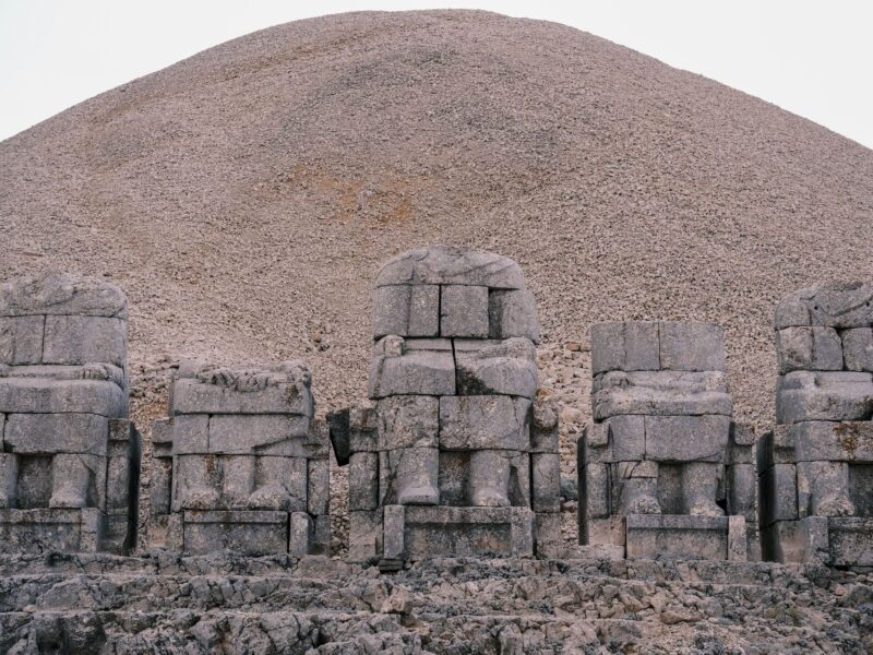 'Ancient Aliens': Kritik an Pseudowissenschaft & Eurozentrismus